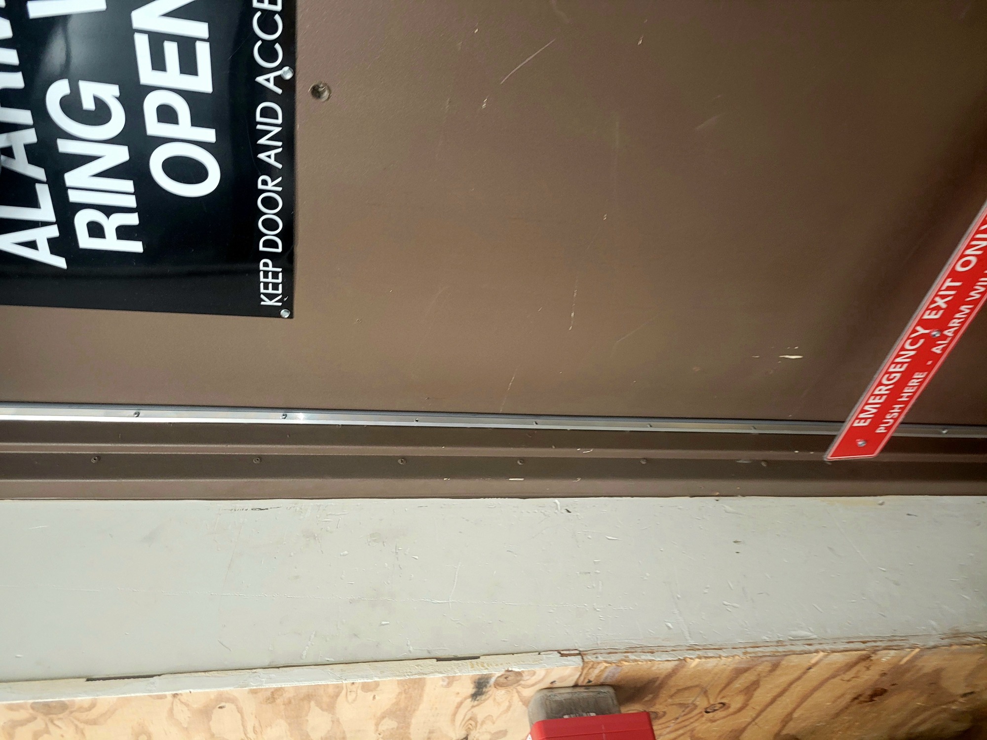 Commercial door hardware service
